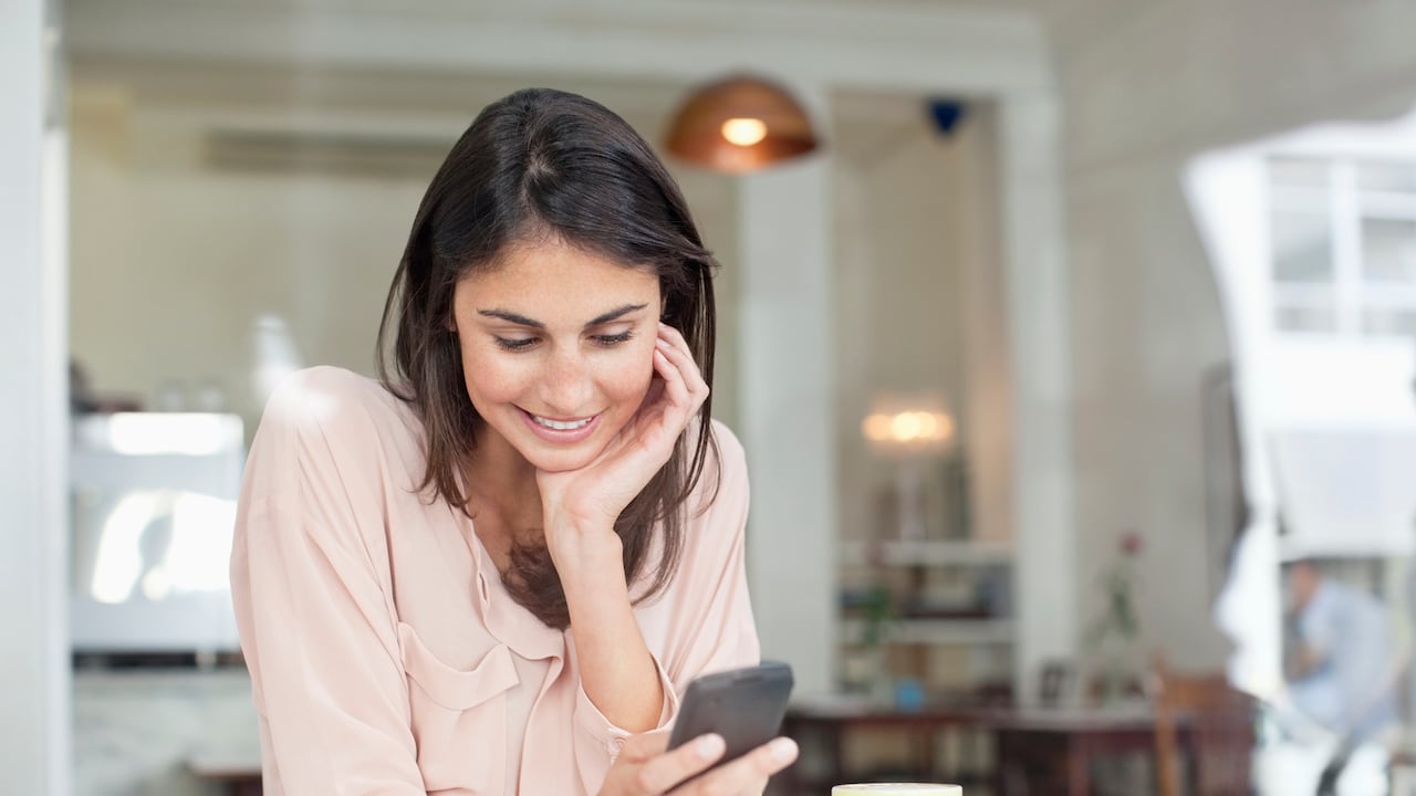 El envío de estos mensajes es instantáneo, lo que favorece a que las conversaciones sean mucho más fluidas.