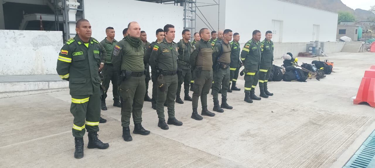 Refuerzos de dependencias especiales de la Policía Nacional y Bomberos llegaron a la isla