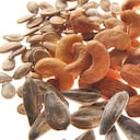 Las semillas se han convertido en un complemento clave cuando de alimentarse saludable se trata, gracias a su fuente de fibra, minerales, grasas saludables y proteínas.