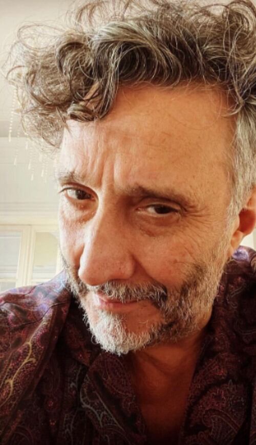 El cantante visitó la capital colombiana.