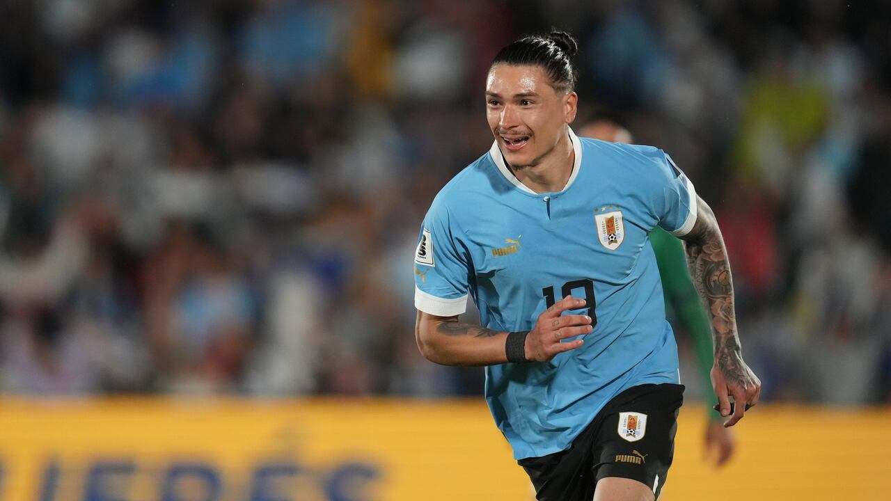 La celeste derrotó a los del altiplano por 3-0 con doblete de Darwin Núñez, y autogol de Gabriel Villamil.