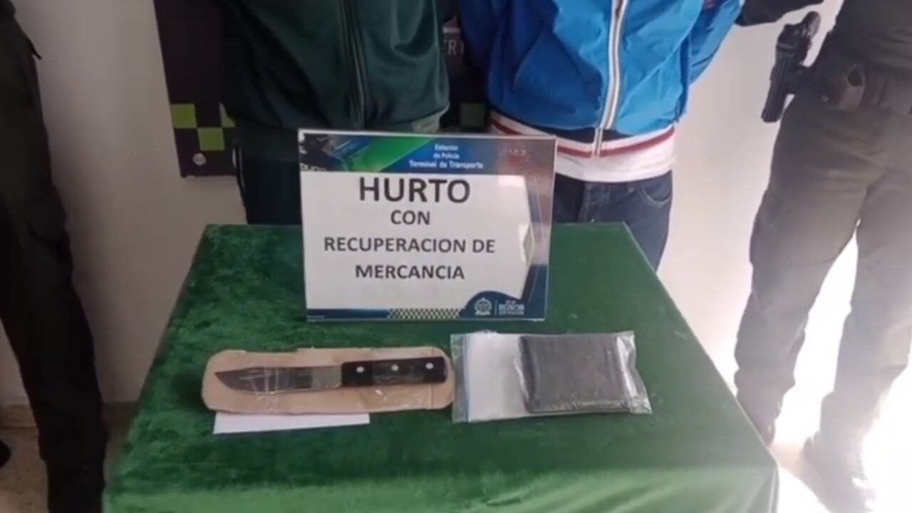 A punta de cuchillo, dos jóvenes se dedicaban a robar en buses intermunicipales entre Bogotá y Soacha