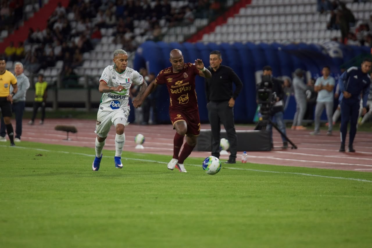 Once Caldas contra Deportes Tolima en Manizales.