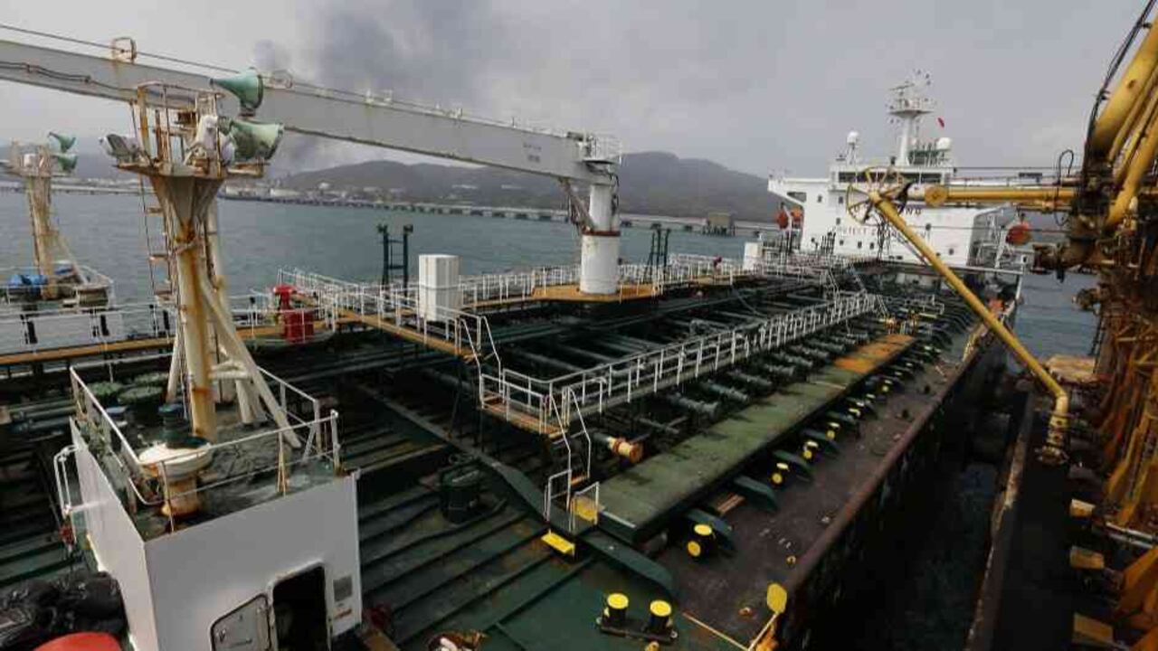 Las autoridades de Estados Unidos interceptaron y confiscaron este viernes cuatro petroleros iraníes que de dirigían a territorio venezolano.