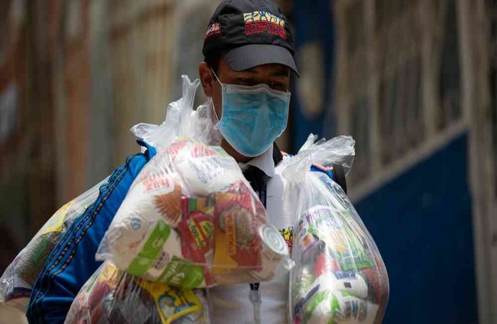 Más de 200.000 familias en los municipios de Soacha y Chía ya están recibiendo las ayudas humanitarias, en medio de la emergencia sanitaria por la covid-19, por parte de varias instituciones del país como lo es la Cruz Roja Colombiana.