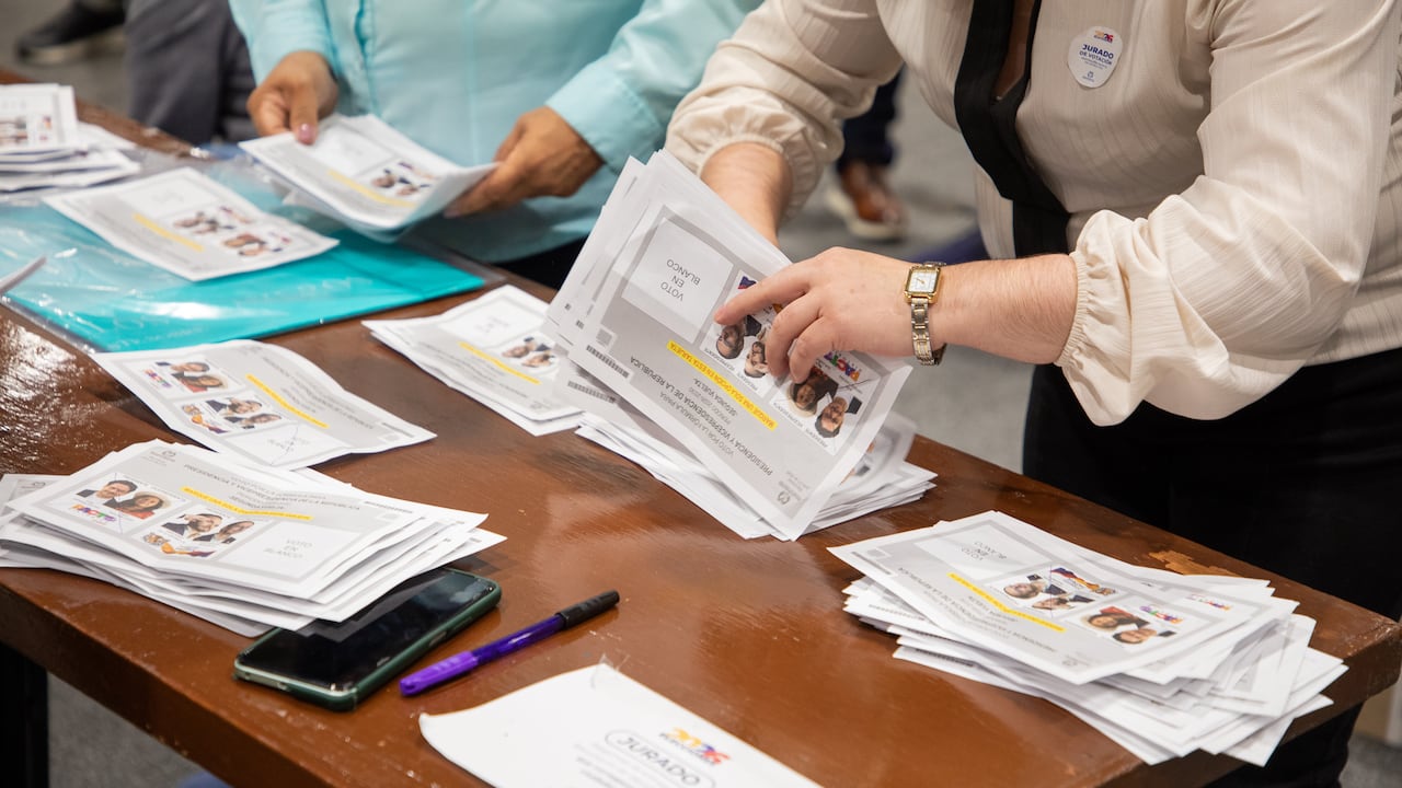 Conteo de votos en Corferias.