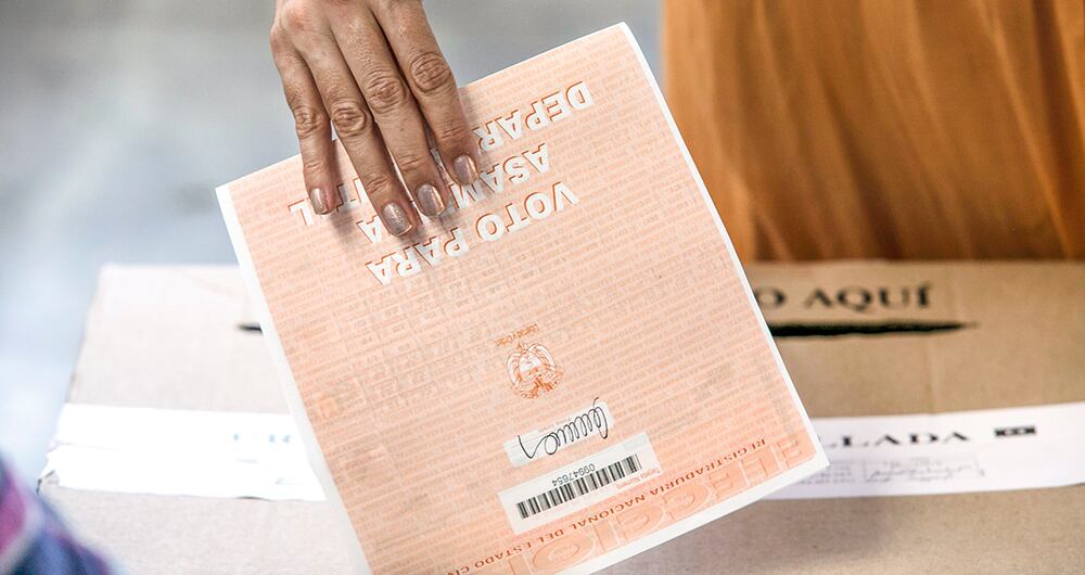   Para las elecciones parlamentarias del 13 de marzo hay 997 aspirantes a ocupar 100 curules en el Senado y 1.562 que buscan tener uno de los 161 escaños en la Cámara.