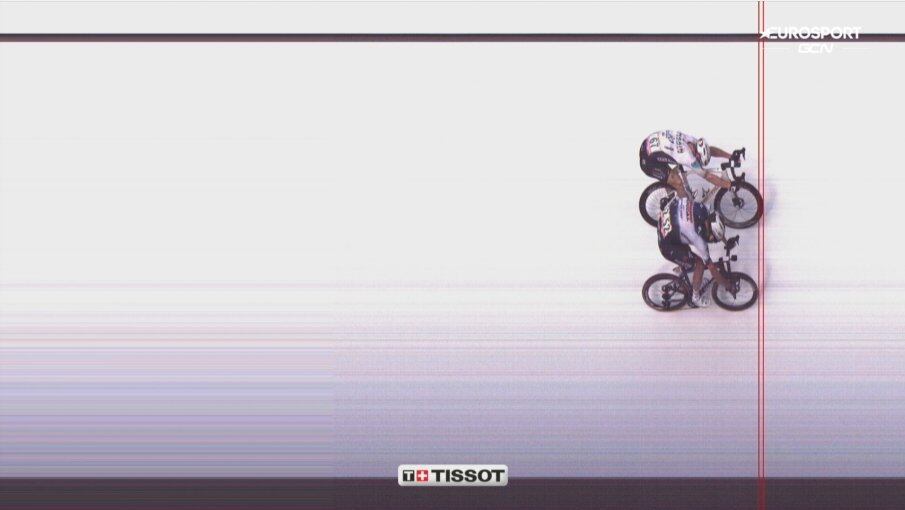 Mohoric fue el ganador por la vía del 'photo finish'