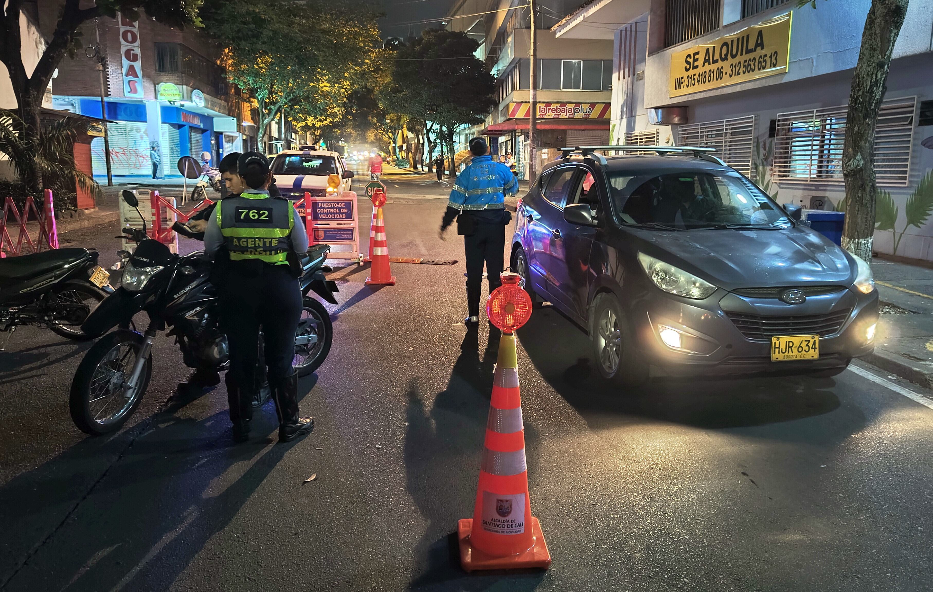 El periódico País acompañó a la Secretaría de Tránsito y movilidad, durante unos operativos en la noche de un fin de semana. Fotos: Mario Andrés Lozada Tezna.