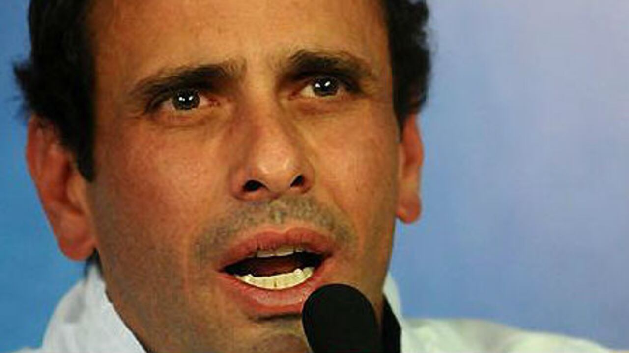 El candidato opositor Henrique Capriles está haciendo campaña para la presidencia.