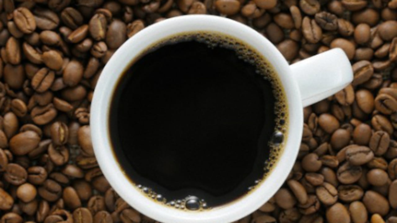 El Ministro de Agricultura señaló que el 95 % de los caficultores son pequeños con menos de 5 Has; el 3 % son medianos entre 5 y 10 Has; y solo el 2 % tienen más de 10 Has de café.