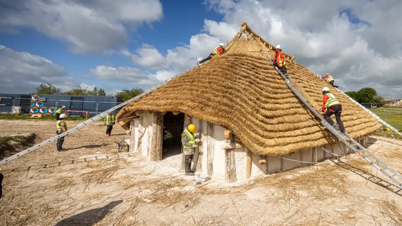 El Kusuma Neolithic Hall abrió sus puertas en Stonehenge como espacio educativo sobre la vida prehistórica en el Neolítico.