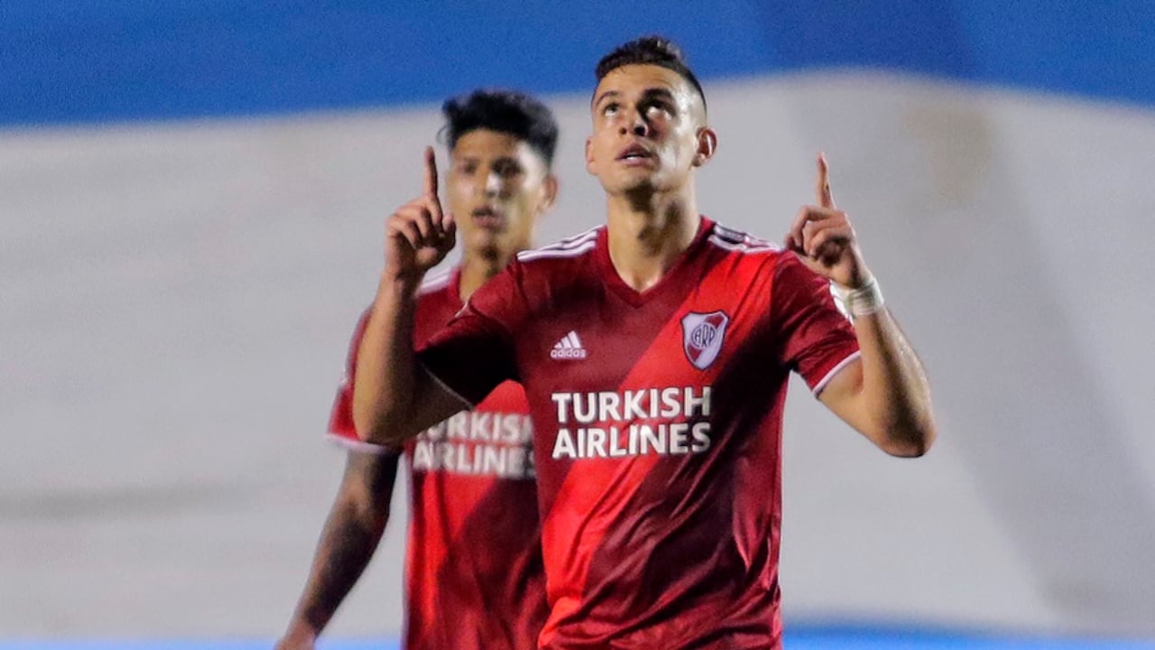 Triplete de Santos Borré y golazo de Carrascal en clasificación de River en Copa Libertadores