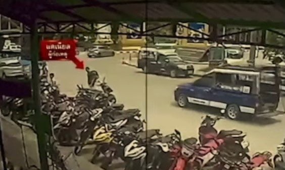 Policía tailandesa reveló imágenes del joven español, momentos antes de, presuntamente, haber asesinado a médico colombiano.