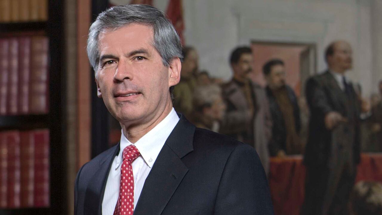 Yesid Reyes Alvarado analiza en entrevista con SEMANA los alcances de las tres reformas constitucionales que el presidente Iván Duque presentará ante el Congreso. "los nuevos artículos serían aplicables solo a futuro, para eventuales nuevos procesos de paz y no para el firmado en el 2016 entre las delegaciones del gobierno nacional y las Farc", dijo.