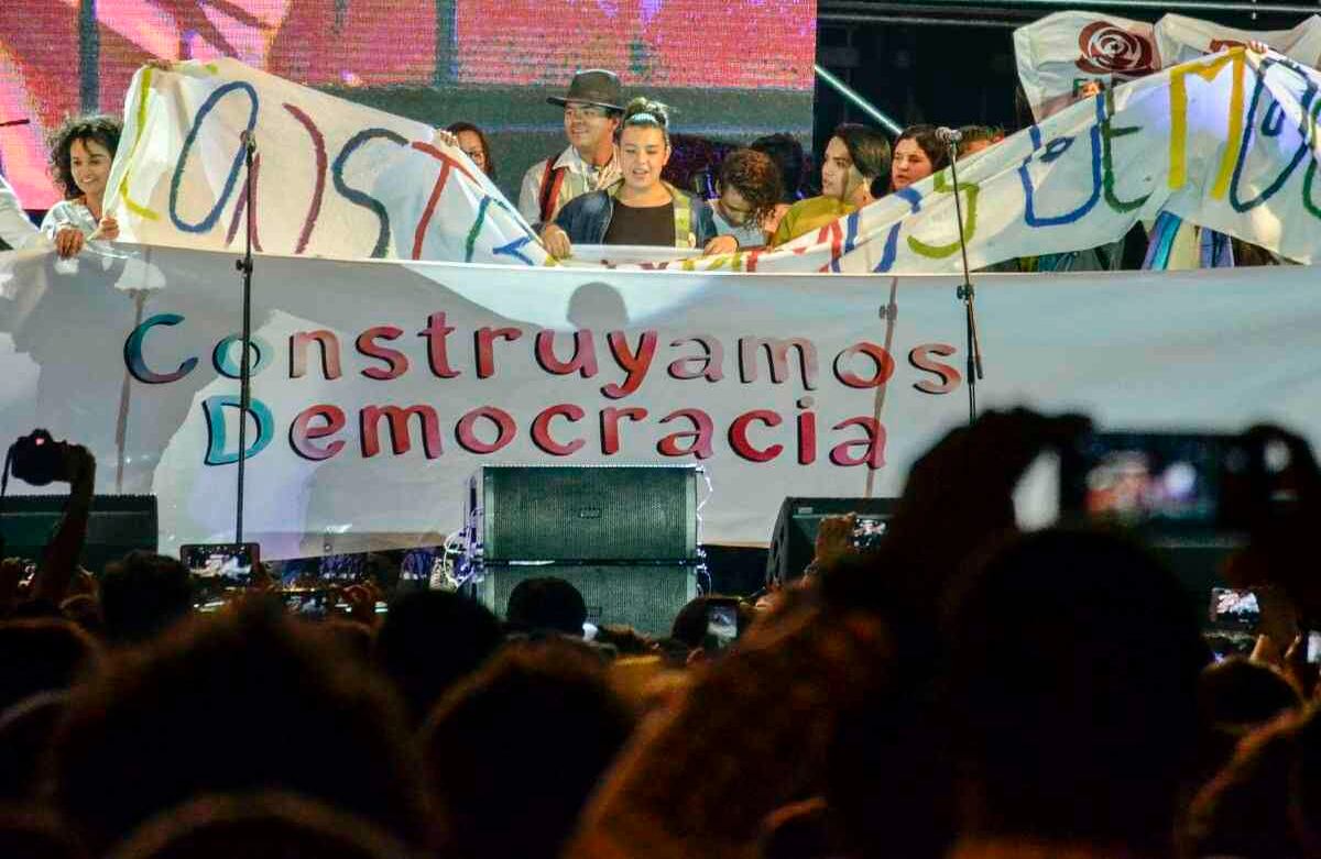 FARC lanza su partido político con un megaconcierto en la Plaza de Bolívar de Bogotá. Foto: Diana Rey Melo / SEMANA