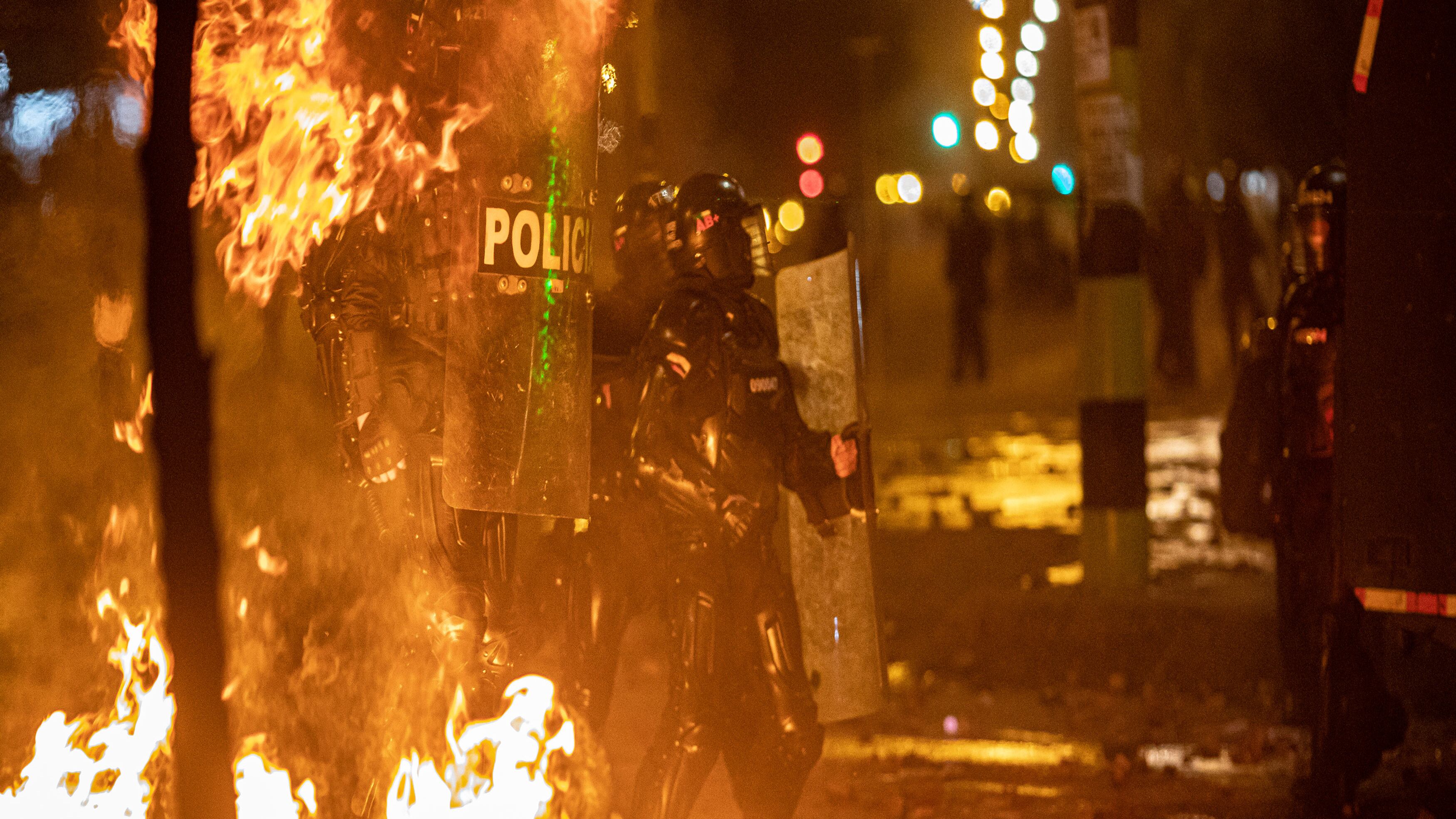 Apertura - Bitácora de una violenta protestar que completa un mes