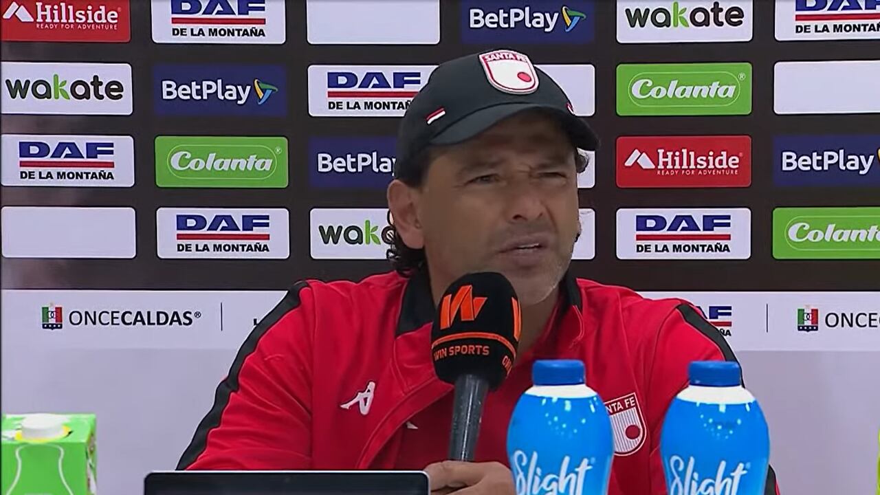 Bedoya durante la rueda de prensa en el Palogrande de Manizales