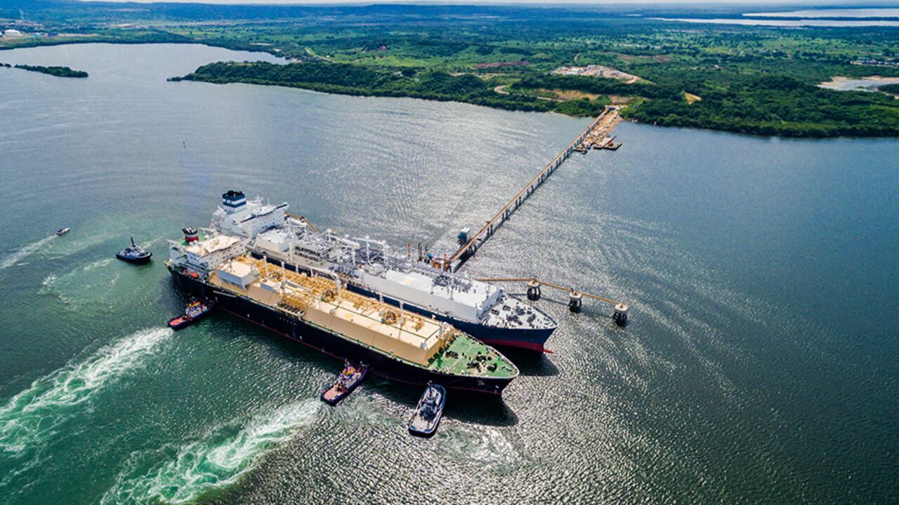 Colombia ya tiene una planta regasificadora ubicada en el Caribe, que les da soporte a los generadores térmicos de la costa. La iniciativa de hacer otra en el Pacífico ha encendido el debate.