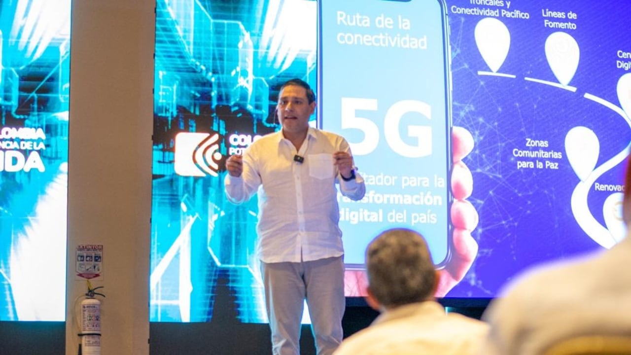 El ministro TIC Mauricio Lizcano, anunció desde Cartagena que el 20 de diciembre se llevará a cabo la subasta multibanda para la llegada de 5G al país y la ampliación de la cobertura 4G.