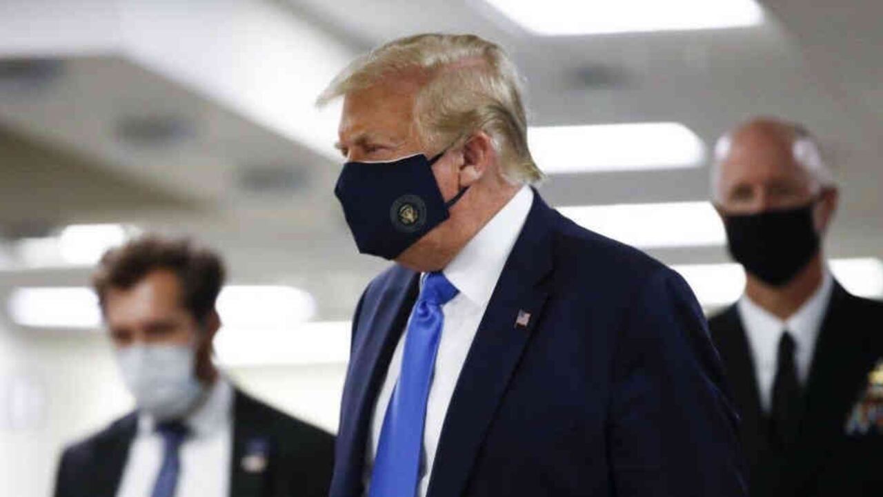 Trump ha defendido firmemente el manejo de la pandemia por su gobierno a pesar que Estados Unidos es el país más afectado del mundo por la covid-19, con más de 135.000 fallecidos y más de 60.000 casos nuevos por día desde hace varios días.