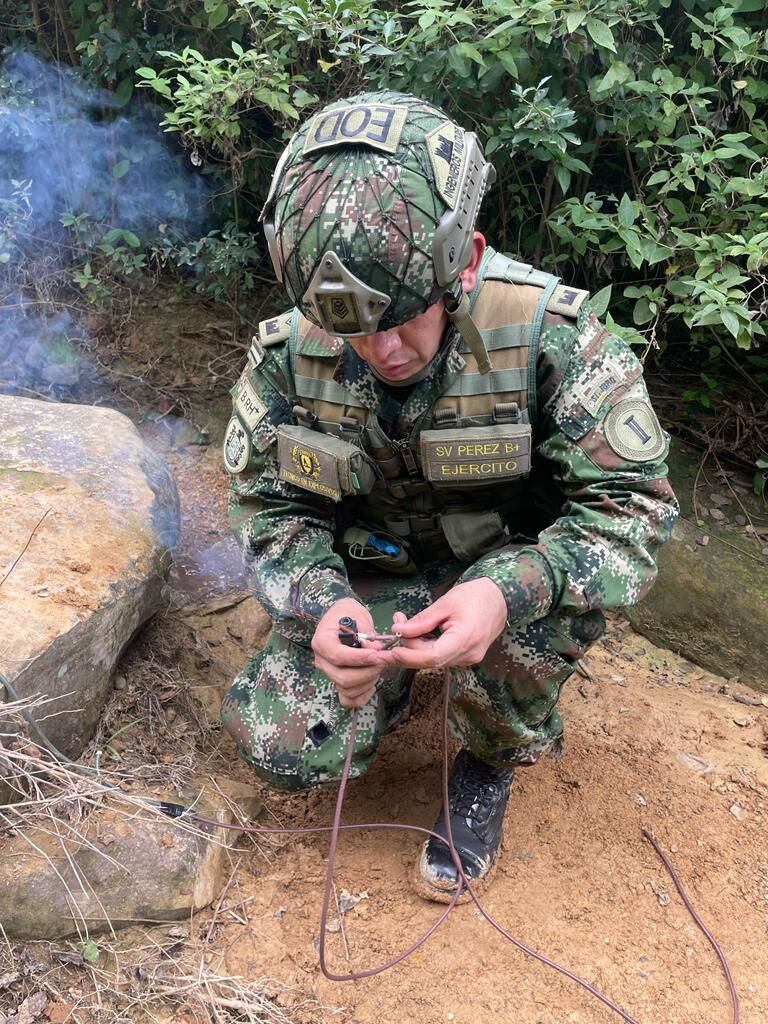 Se logró destruir de manera controlada.