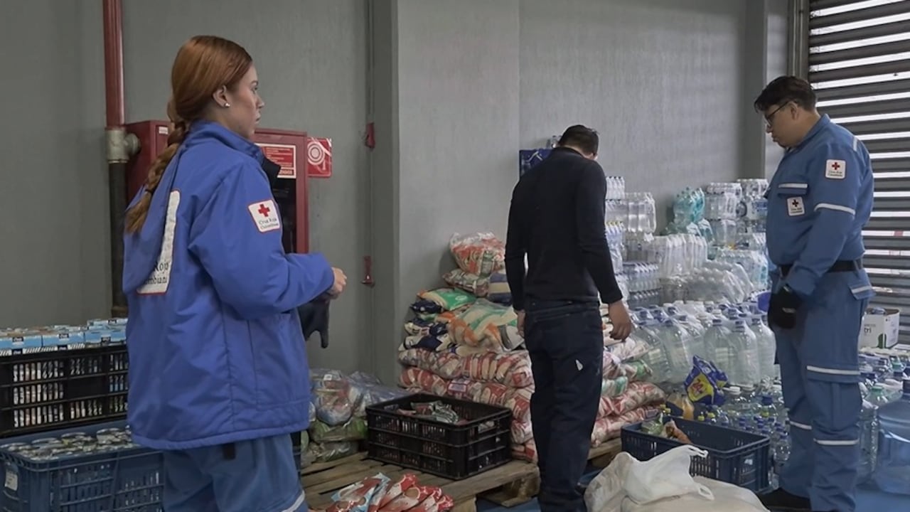 Centro de acopio en Bogotá para las ayudas humanitarias destinadas a los afectados por el terremoto.