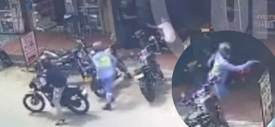 Los sicarios fueron captados por una cámara de seguridad.