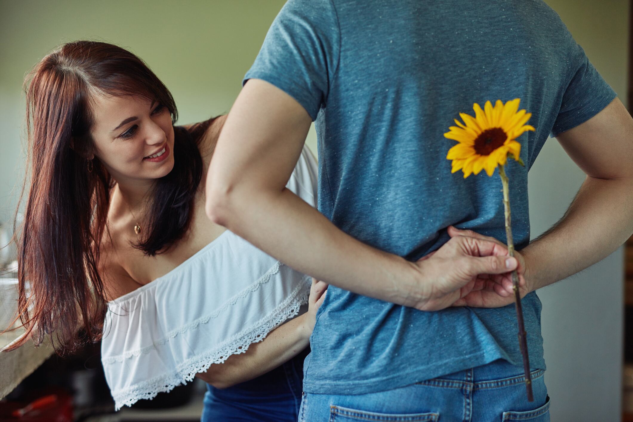 En una fecha tan especial como el Día del Amor y la Amistad de 2023, los girasoles se convirtieron en el regalo elegido por muchas parejas, generando una creciente curiosidad sobre la razón detrás de su elección.