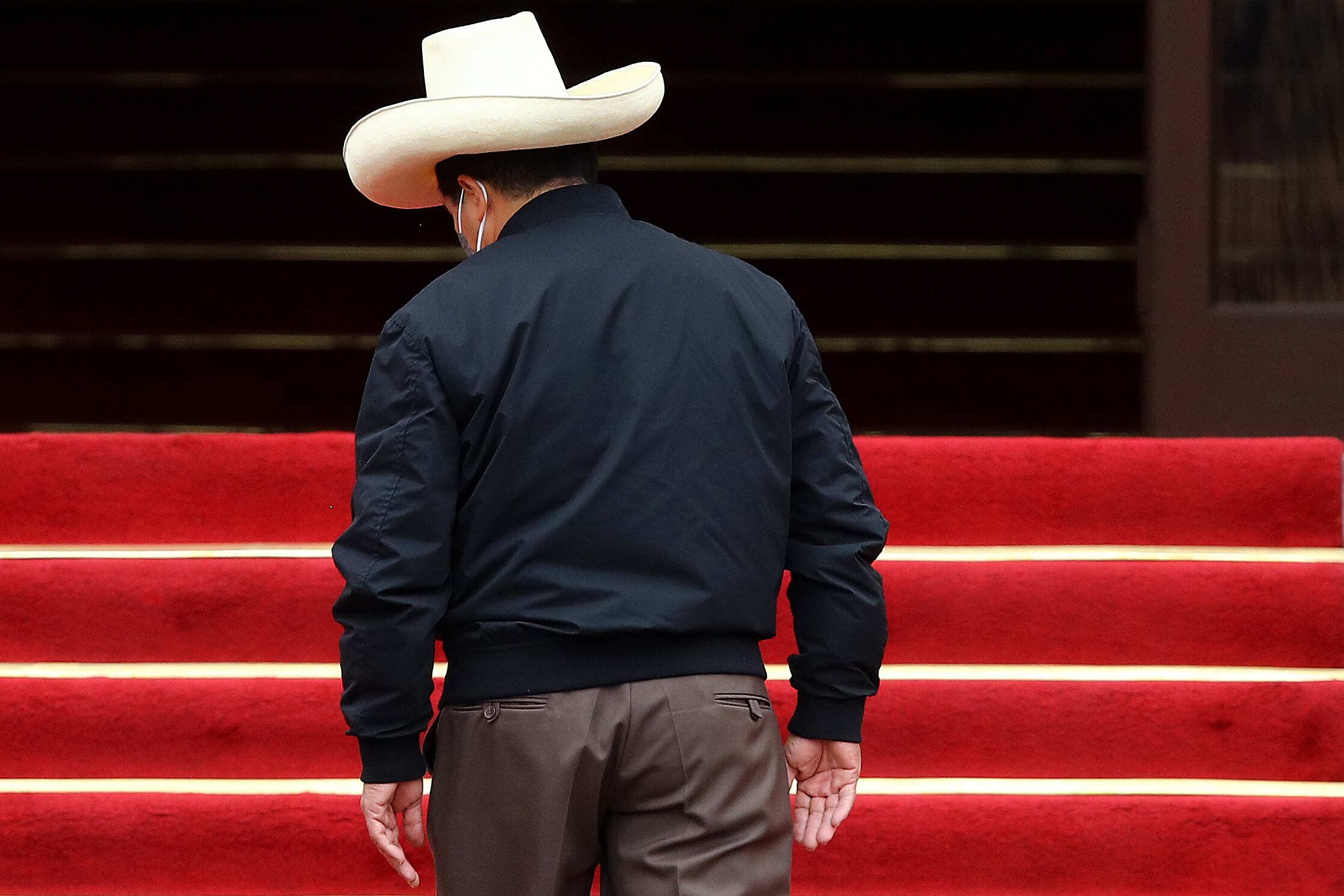 El presidente Pedro Castillo enfrenta una ola de protestas que ya deja dos muertos en enfrentamientos con la fuerza pública. En el inestable Perú es probable que se acerque su caída.