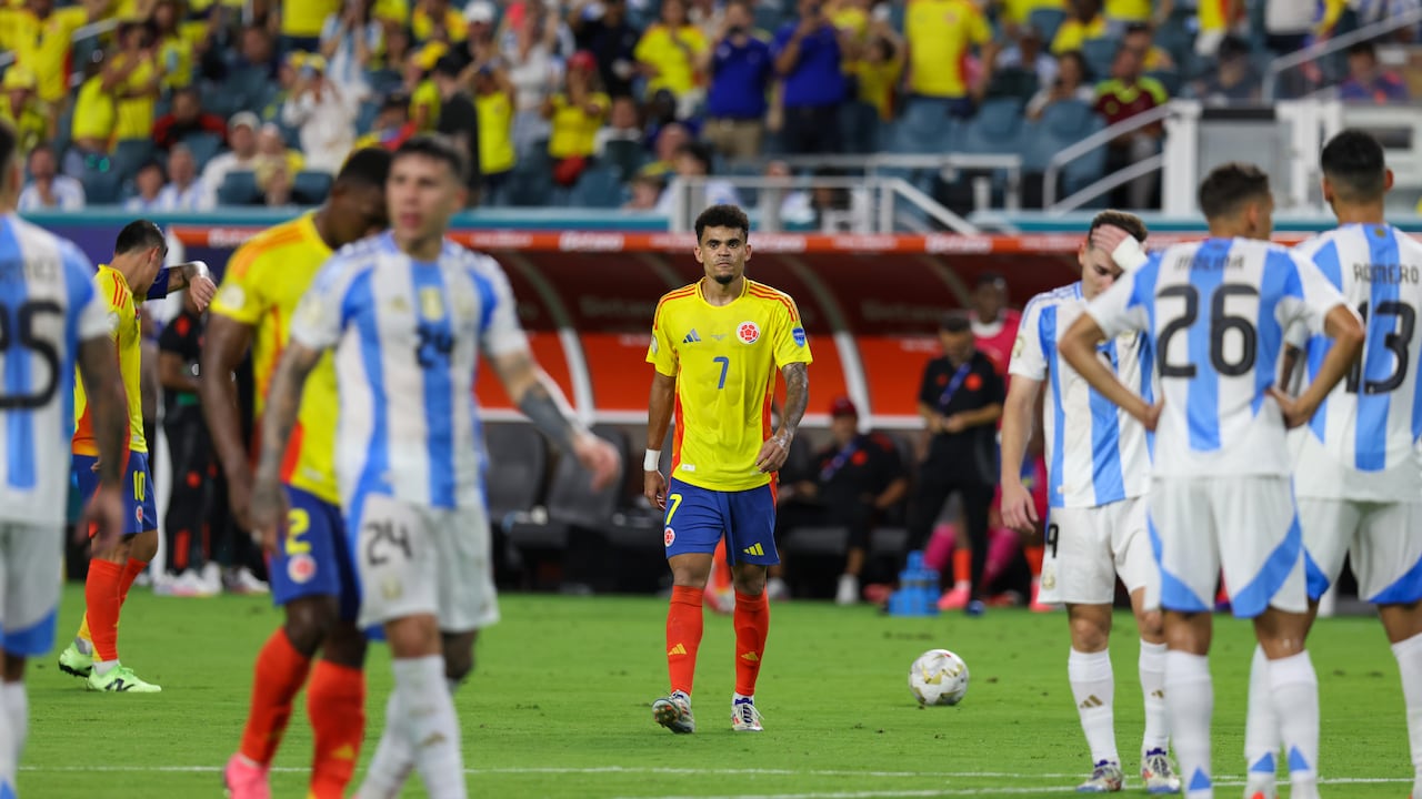 Luis Díaz vuelve con la Selección Colombia para enfrentar a Argentina.
