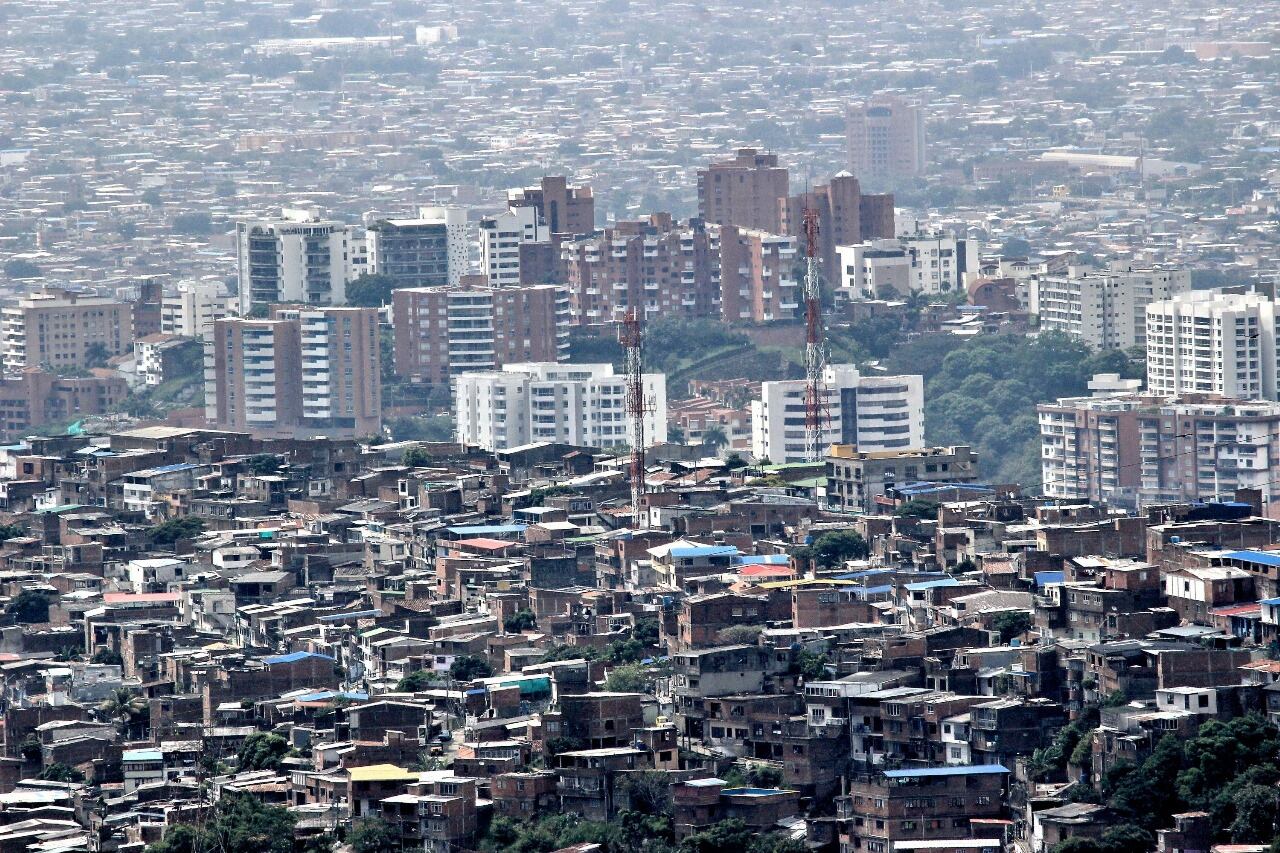 La comuna 1 al occidente de Cali, tiene una historia de violencia, desplazamientos y fronteras invisibles, pero hoy gracias a un trabajo interinstitucional,  este sector es ejemplo en toda la ciudad al reducir sus homicidios en los últimos 5 años. Foto Bernardo Peña, El País