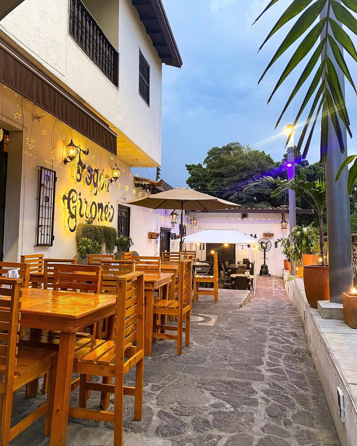 Los delincuentes se llevaron un computador y dinero en efectivo.