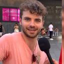 El joven fue indagado en la calle por un tiktoker que busca generar conciencia y empatía con los migrantes-