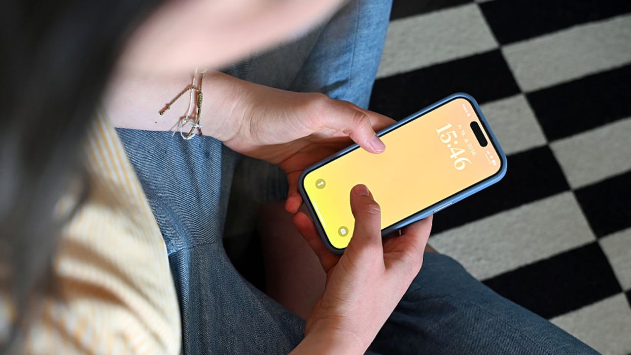 iOS 26 trae novedades visuales, pero con limitaciones por modelo.