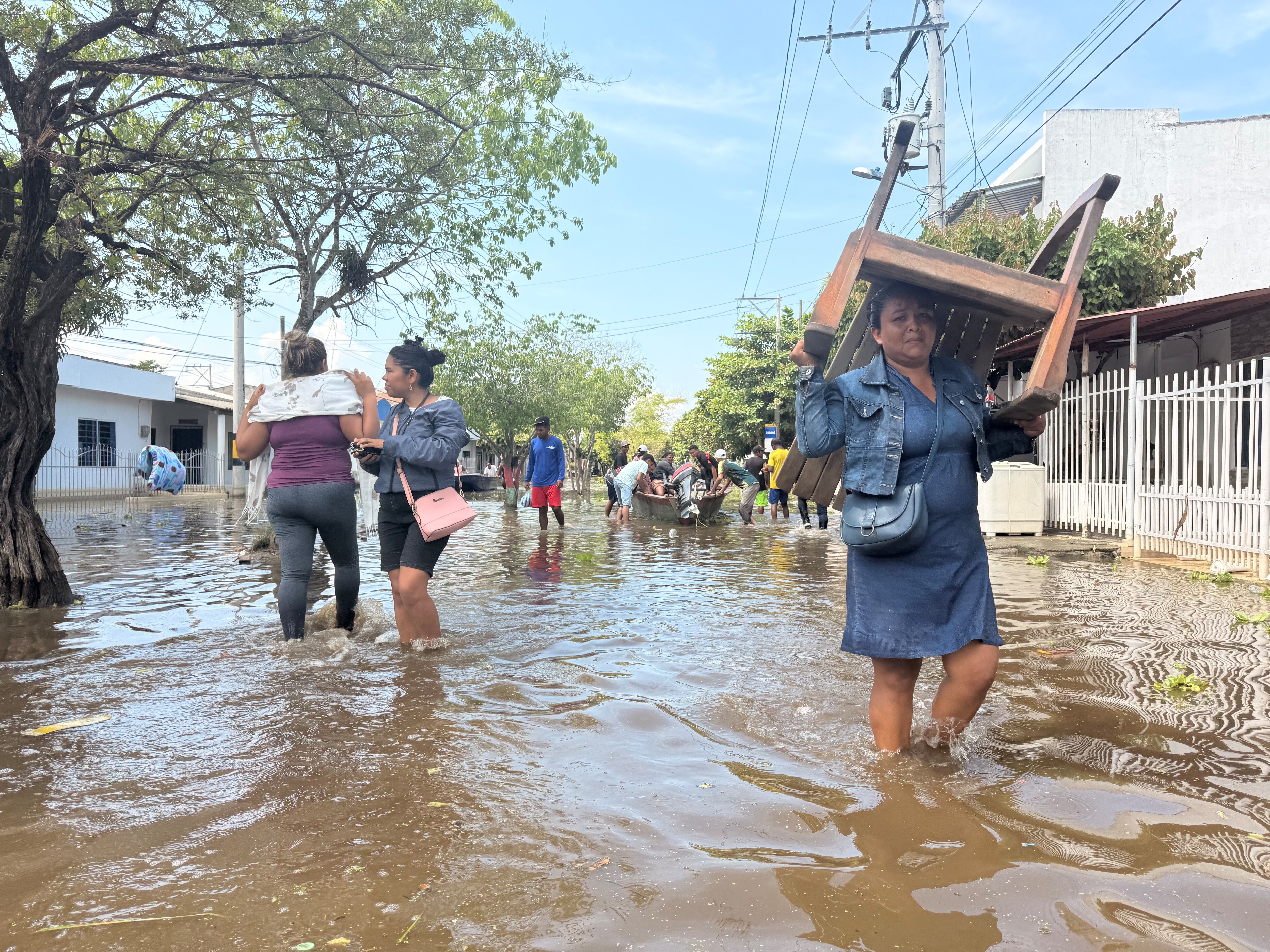 Inundaciones en Monteria, albergues Albergue del colegio San José y barrio Rancho Grande