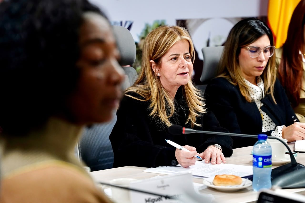 La ministra Elsa Noguera se reunió con la alcaldesa Ligia del Carmen Córdoba.