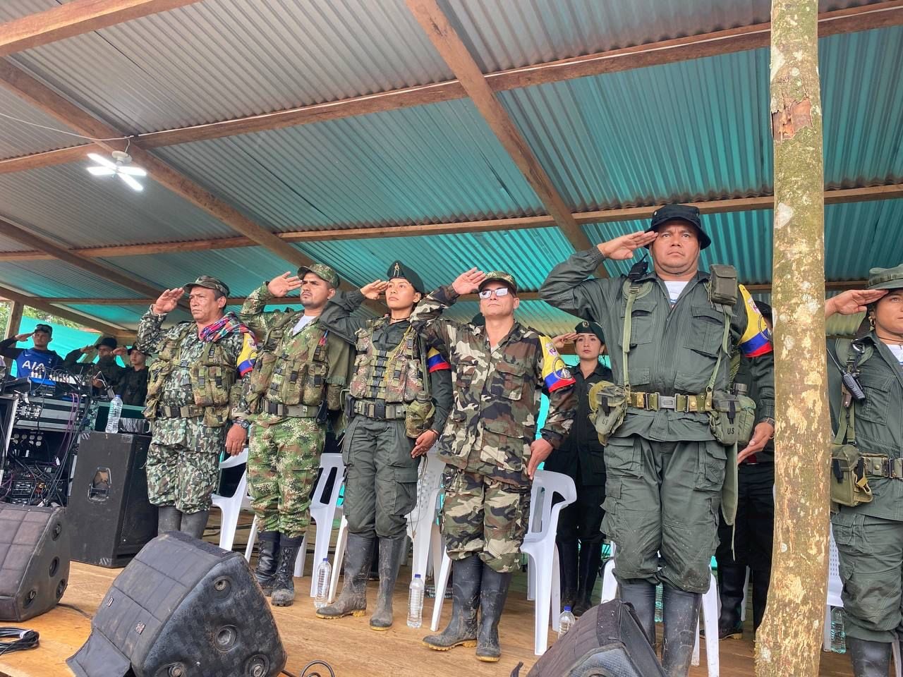 Comandantes de las disidencias de Farc se reunieron en el departamento de Caquetá para dar a conocer sus negociadores de paz.