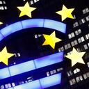 Los economistas apuntan a un aumento del ingreso de los consumidores debido a una dramática caída de los precios de la energía y un euro significativamente más débil como factores clave.