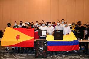 El acto simbólico tras el acuerdo de la primera línea con las autoridades de Pereira.