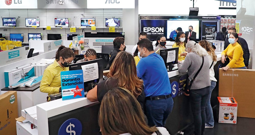  El consumo de los hogares impulsó la economía. La mala noticia es que a mediados del año pasado se agotaron los excedentes de ahorro que sirvieron para dinamizar el gasto. Para este año se espera una recomposición de las fuentes de crecimiento.