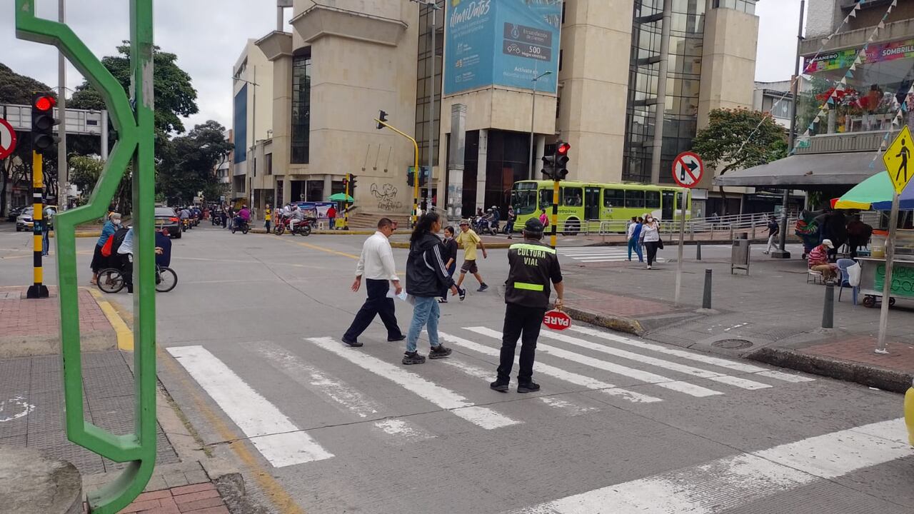 La multa equivale a 15 salarios mínimos legales diarios vigentes.