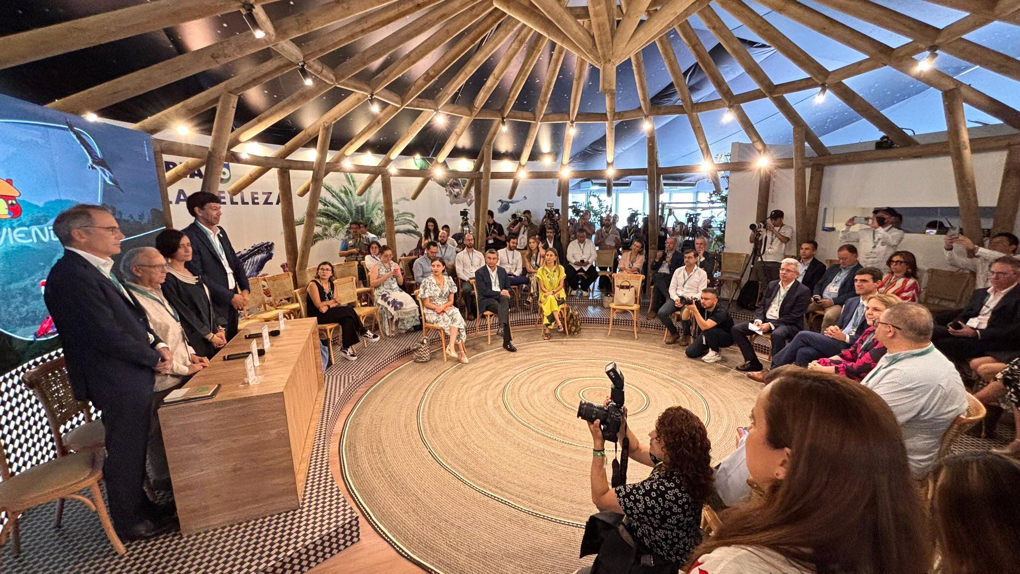 Desde el pabellón Colombia de la COP16, se anuncia el primer bono de biodiversidad por $50 millones de dólares.