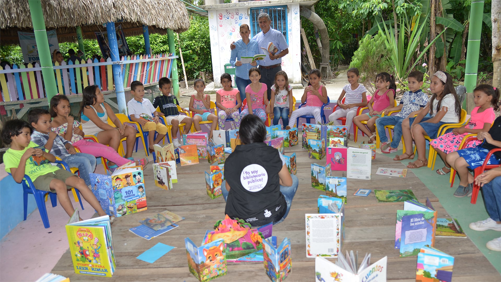 Espacio de tertulia en el kiosco de Fortulee, 2017.