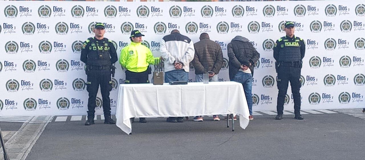 Se recuperaron otras cinco camionetas blindadas que fueron hurtadas en Bogotá y tres personas capturadas.