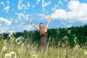 Siga este ritual para crear un tablero de visión enfocado en metas financieras y personales, permitiendo que la energía del 8 le lleve hacia un año de abundancia.