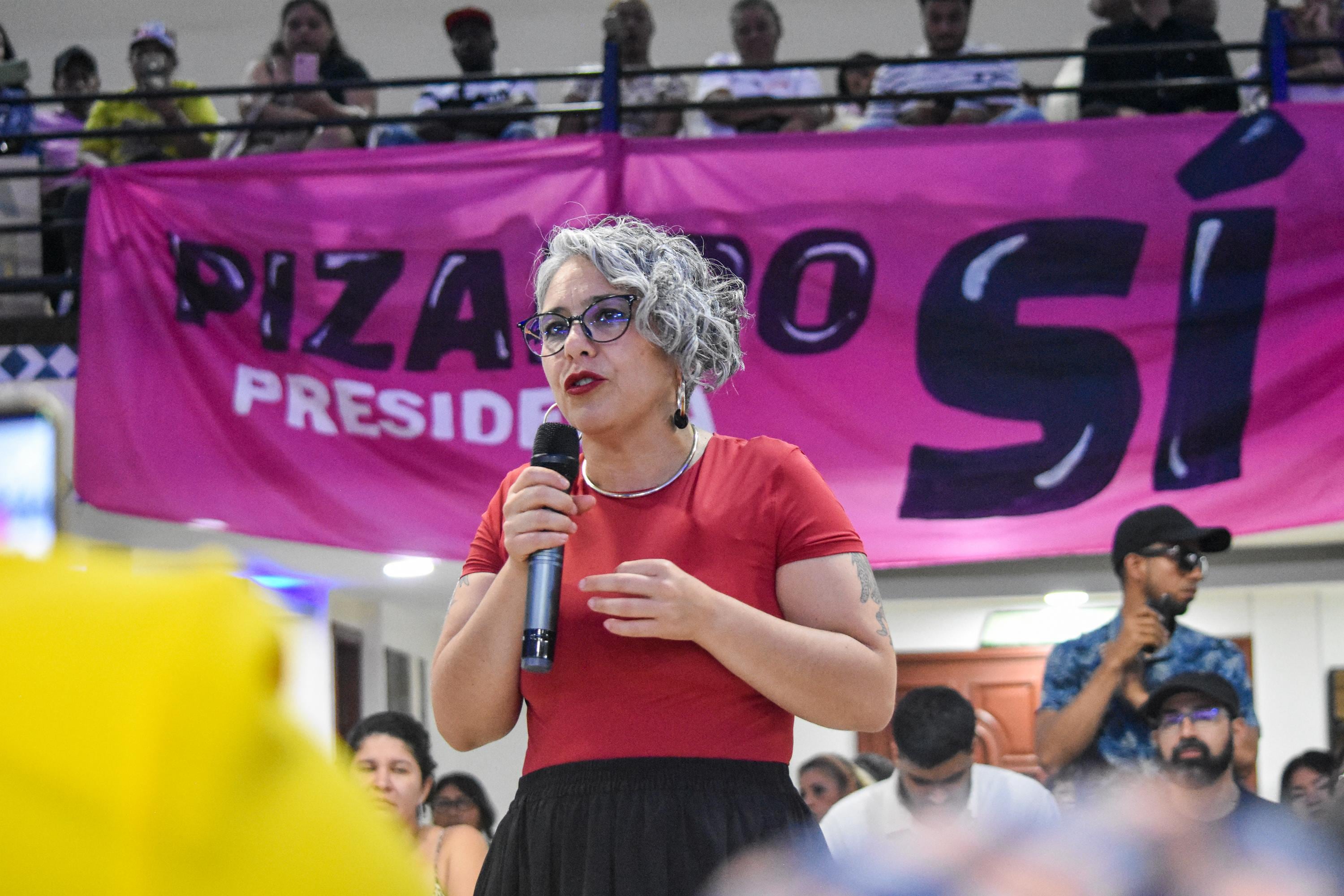 La precandidata inició su campaña a la presidencia de Colombia en la ciudad de Cali. Su abuelo era oriundo de Palmira y su padre, Carlos Pizarro, aunque nació en Cartagena se sentía un vallecaucano.