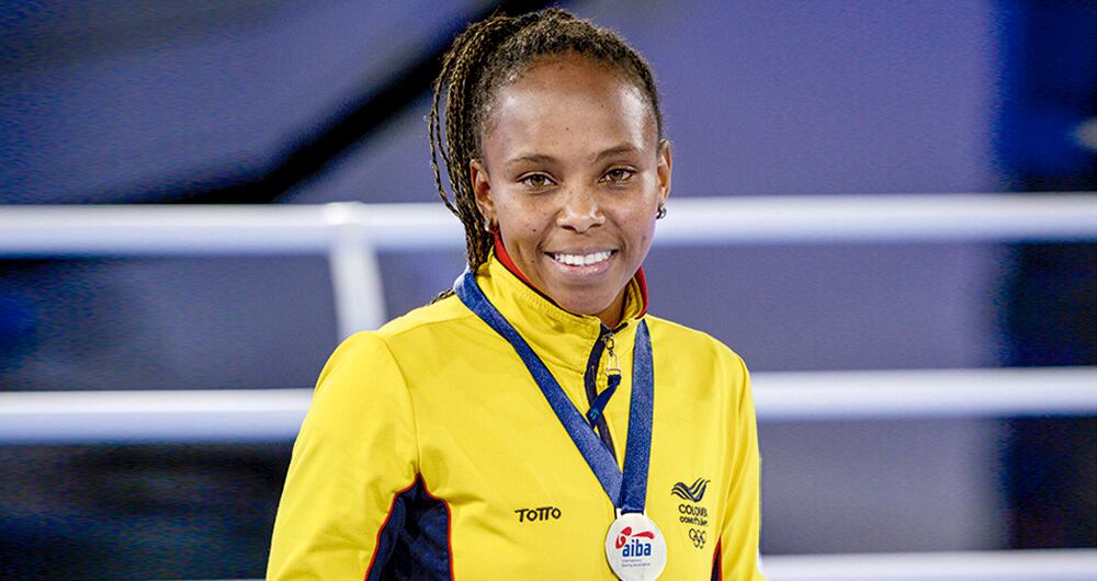 La medallista Íngrit Valencia fue desalojada de su casa tras ser víctima de una estafa millonaria.