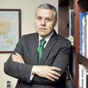 Osuna busca que su periodo de tres años sea de ocho.