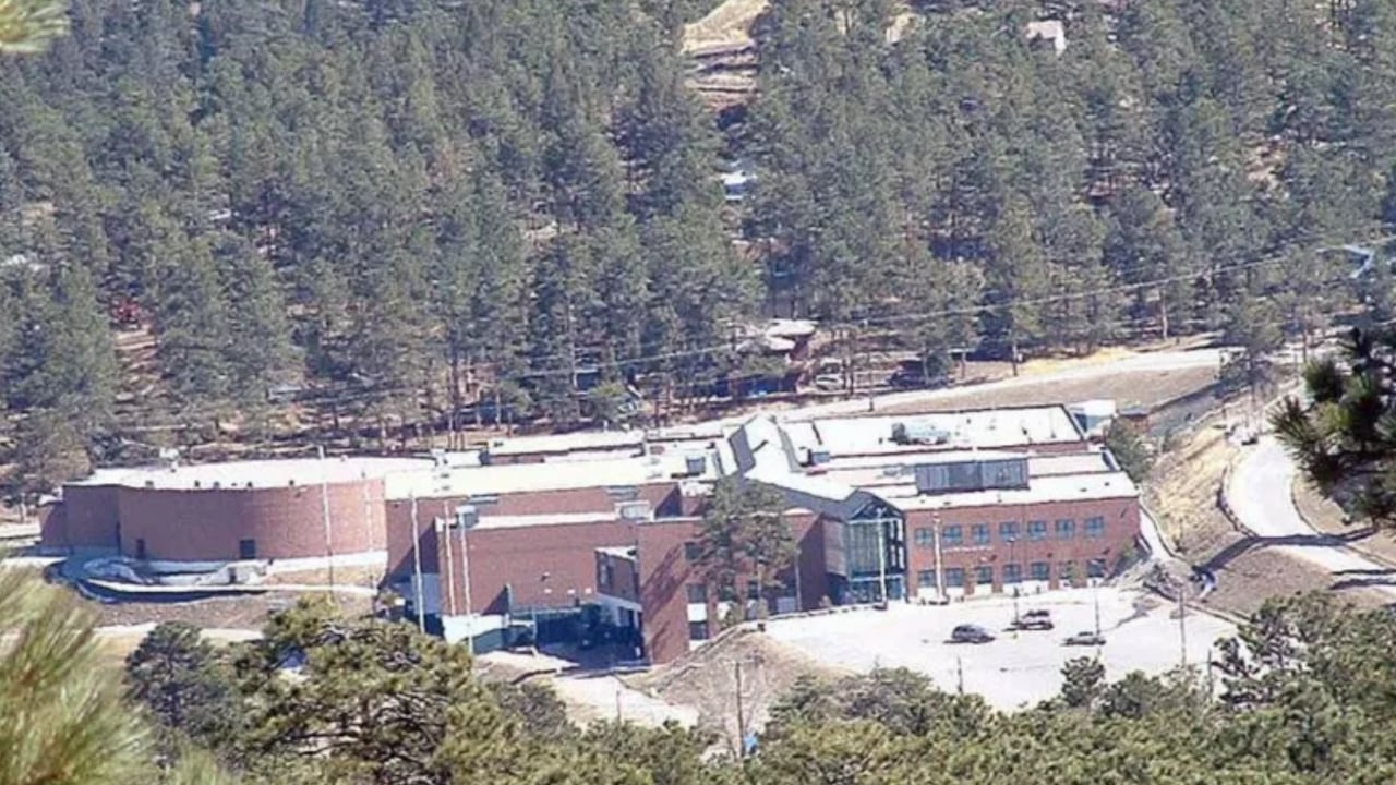 Las autoridades perfilan características del estudiante que abrió fuego en la escuela secundaria